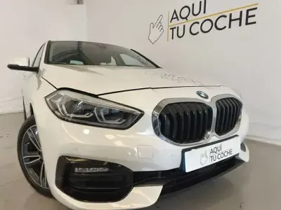 Usado BMW 118 Comfort Edition 150 CV (110 kW) 2022 Blanco Berlina