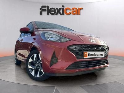 Usado Hyundai i10 67 CV (49 kW) 2023 Rojo Utilitario