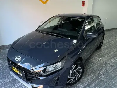 Usado Hyundai i20 100 CV (73 kW) 2024 Azul Utilitario