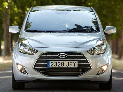 Rojo Usado 2016 Hyundai ix20 Utilitario | 11.000 € (Precio justo)