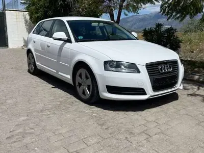 Usado Audi A3 Sportback Attraction 140 CV (102 kW) 2009 Blanco Utilitario