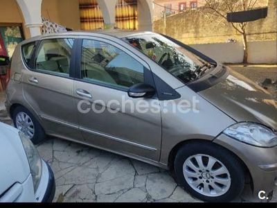 Usado Mercedes A180 Elegance 109 CV (80 kW) 2005 Marrón Monovolumen