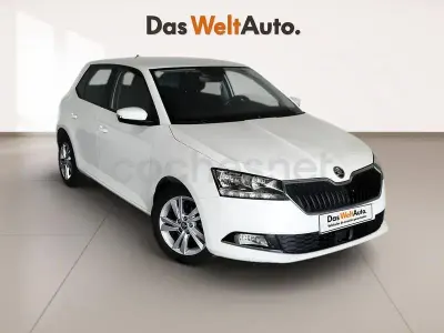 Usado Skoda Fabia Ambition 95 CV (69 kW) 2021 Blanco Utilitario