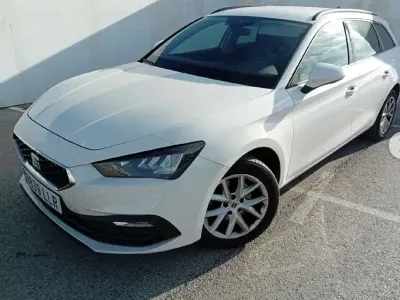 Usado Seat Leon ST Style 131 CV (96 kW) 2021 Blanco Familiar