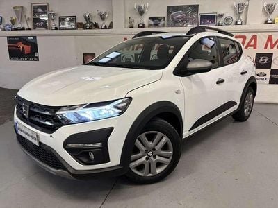 Usado Dacia Sandero Comfort 101 CV (74 kW) 2021 Blanco Utilitario