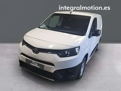 Usado Toyota Proace City City 102 CV (75 kW) 2022 Blanco Monovolumen