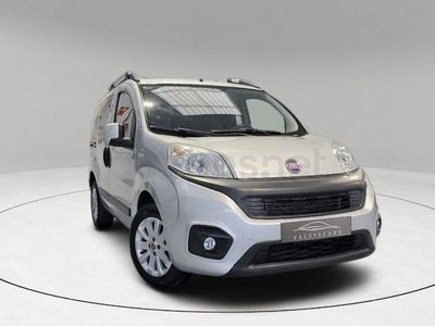 Usado Fiat Qubo Lounge 80 CV (58 kW) 2019 Gris / plata Monovolumen