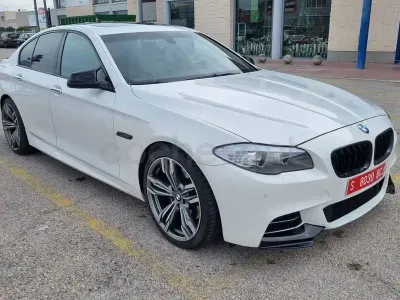 Usado BMW M550 Performance 381 CV (280 kW) 2015 Blanco Berlina