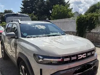 Usado Dacia Duster Essentiel 100 CV (73 kW) 2024 Beige SUV