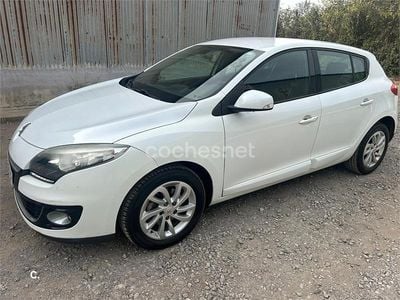Usado Renault Mégane Dynamique 110 CV (80 kW) 2012 Blanco Berlina