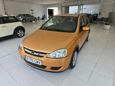 Usado Opel Corsa Enjoy 70 CV (51 kW) 2003 Marrón Utilitario