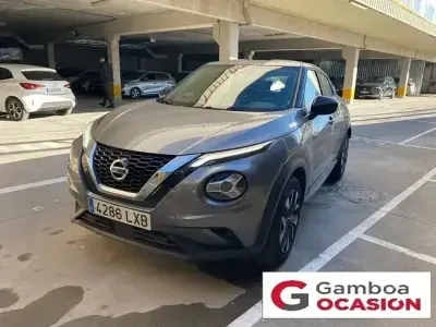 Käytetty Nissan Juke Acenta 114 HP (83 kW) 2022 Harmaa Katumaasturi