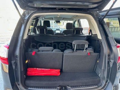 Usado Ford Grand C-Max Titanium 120 CV (88 kW) 2017 Gris / plata Monovolumen