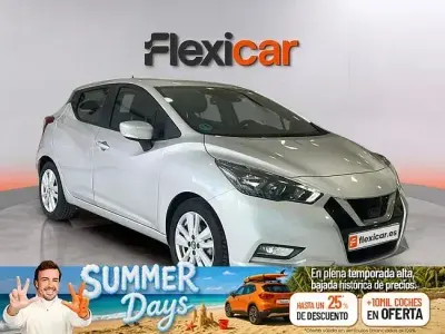 Usado Nissan Micra Acenta 92 CV (67 kW) 2022 Gris Utilitario