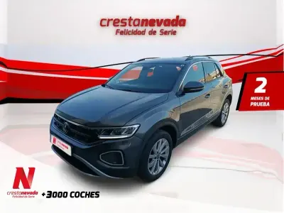 Usado VW T-Roc Life 110 CV (80 kW) 2024 Gris SUV