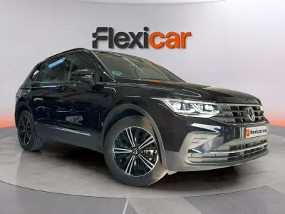 Usado VW Tiguan Life 150 CV (110 kW) 2021 Negro SUV