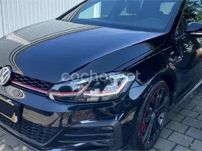 Usado VW Golf VII GTI 245 CV (180 kW) 2019 Negro Berlina