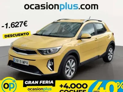 Usado Kia Stonic 84 CV (61 kW) 2024 Amarillo SUV