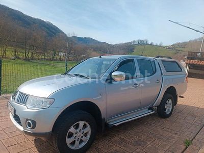 Usado Mitsubishi L200 136 CV (100 kW) 2013 Gris / plata Pickup/Camioneta