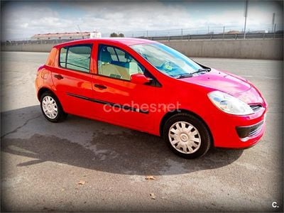 Usado Renault Clio II Authentique 85 CV (62 kW) 2007 Granate Berlina