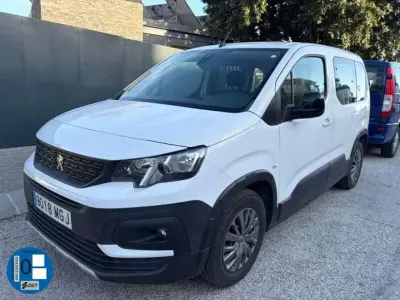 Gebraucht Peugeot e-Rifter Active 100 kW (136 PS) 2023 Weiß Van / Kleinbus