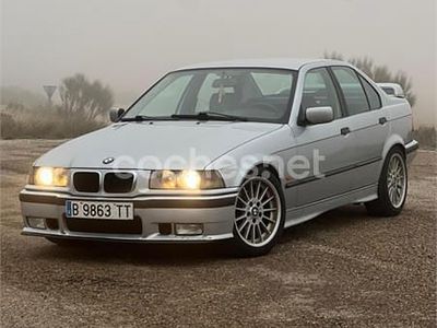 Gris / plata Usado 1997 BMW 318 Sport Line Berlina | 7000 €