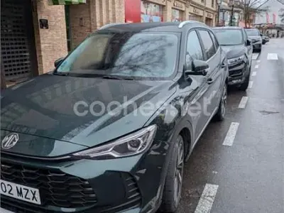 Begagnad MG ZS Luxury 197 HK (144 kW) 2025 Grön SUV
