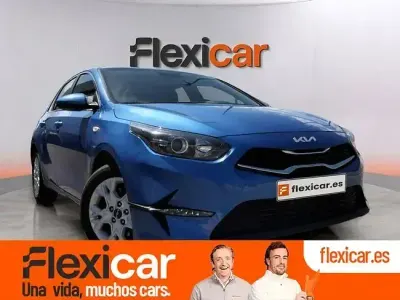 Usado Kia Ceed 136 CV (100 kW) 2023 Azul Utilitario