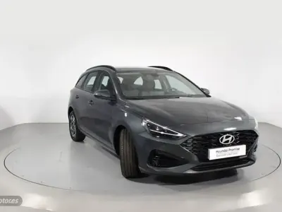 Usado Hyundai i30 100 CV (73 kW) 2024 Verde Berlina
