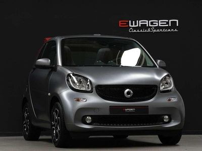 Usado Smart ForTwo Cabrio Prime 90 CV (66 kW) 2018 Gris / plata Descapotable