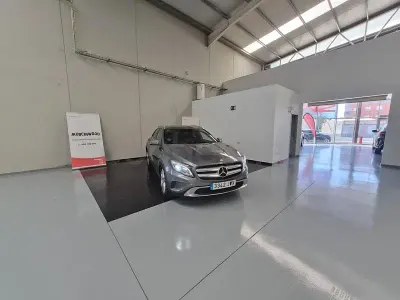 Usado Mercedes GLA200 136 CV (100 kW) 2017 Gris / plata SUV