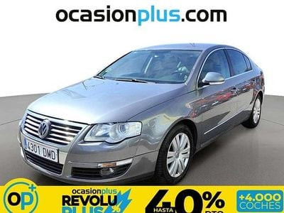 Usado VW Passat Highline 140 CV (102 kW) 2005 Plateado Berlina