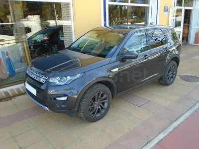 Usado Land Rover Discovery Sport HSE Luxury 180 CV (132 kW) 2018 Gris / plata SUV