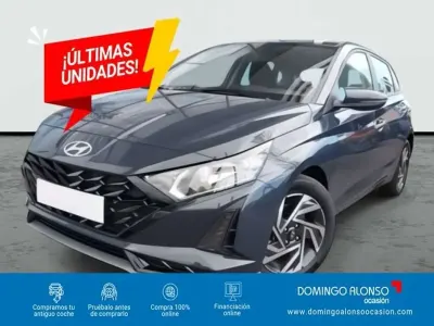 Usado Hyundai i20 90 CV (66 kW) 2026 Gris Utilitario