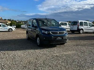 Usado Peugeot Rifter Active 100 CV (73 kW) 2021 Azul Monovolumen