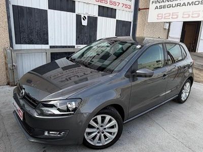 Usado VW Polo Advance 70 CV (51 kW) 2011 Gris / plata Utilitario