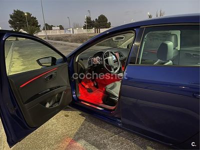 Używany Seat Leon FR 150 KM (110 kW) 2019 Niebieski Sedan/Limuzyna