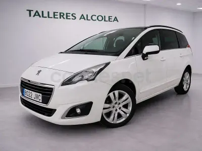 Usado Peugeot 5008 Active 120 CV (88 kW) 2016 Blanco Monovolumen
