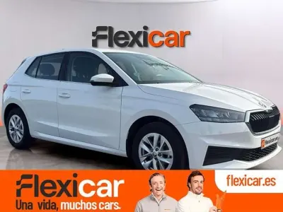 Usado Skoda Fabia Active 75 CV (55 kW) 2022 Blanco Utilitario