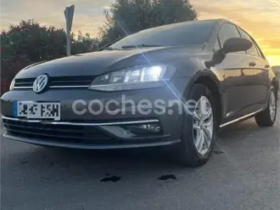 Usado VW Golf VII Advance 115 CV (84 kW) 2018 Gris / plata Familiar