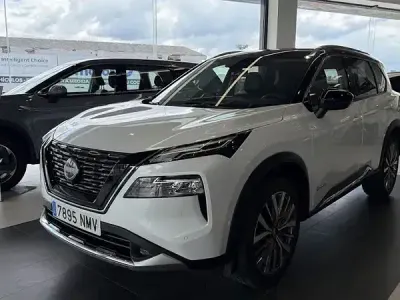 Nuevo Nissan X-Trail Tekna 113 CV (83 kW) 2026 Kori white black metalizado SUV
