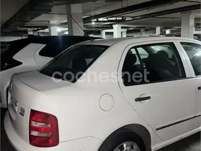 Usado Skoda Fabia Comfort 68 CV (50 kW) 2002 Blanco Berlina