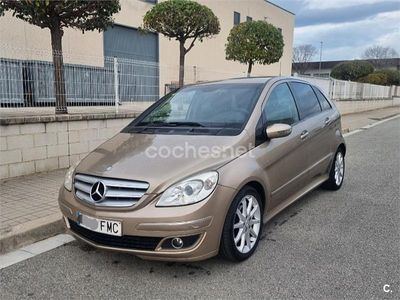 Usado Mercedes B200 140 CV (102 kW) 2007 Beige Monovolumen