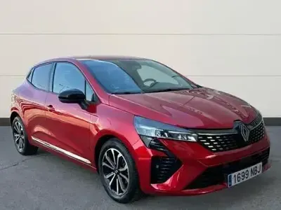Usado Renault Clio Techno 90 CV (66 kW) 2025 Rojo Utilitario