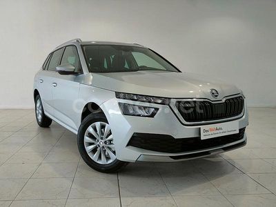 Usado Skoda Kamiq Selection 115 CV (84 kW) 2025 Gris / plata SUV