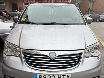Usado Lancia Voyager 177 CV (130 kW) 2014 Gris / plata Monovolumen