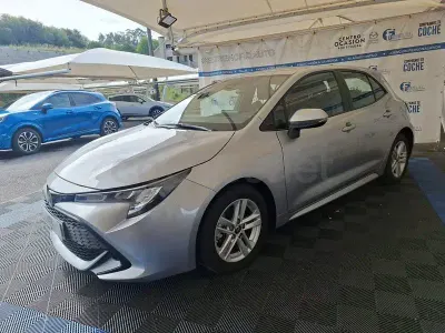 Usado Toyota Corolla Business Edition 122 CV (89 kW) 2022 Gris / plata Berlina