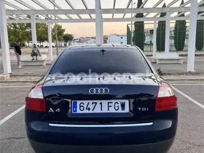 Usado Audi A4 115 CV (84 kW) 2001 Azul Berlina