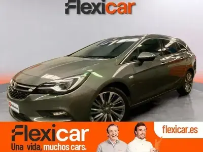 Usado Opel Astra Excellence 136 CV (100 kW) 2017 Gris Familiar