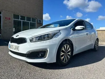 Usado Kia Ceed 100 CV (73 kW) 2016 Blanco Utilitario